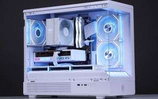 White Lightning Build — 7500F × RTX 5060 iGame Ultra, Clean & Powerful